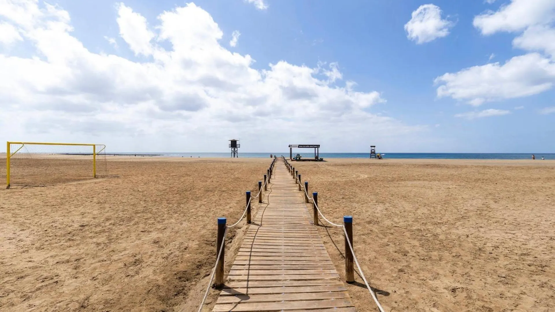 Vakantiehuis Habitaciones Privadas Cerca De La Playa Y Aeropuerto En Casa Compartida Con Otros Huespedes Playa Honda  Spanje