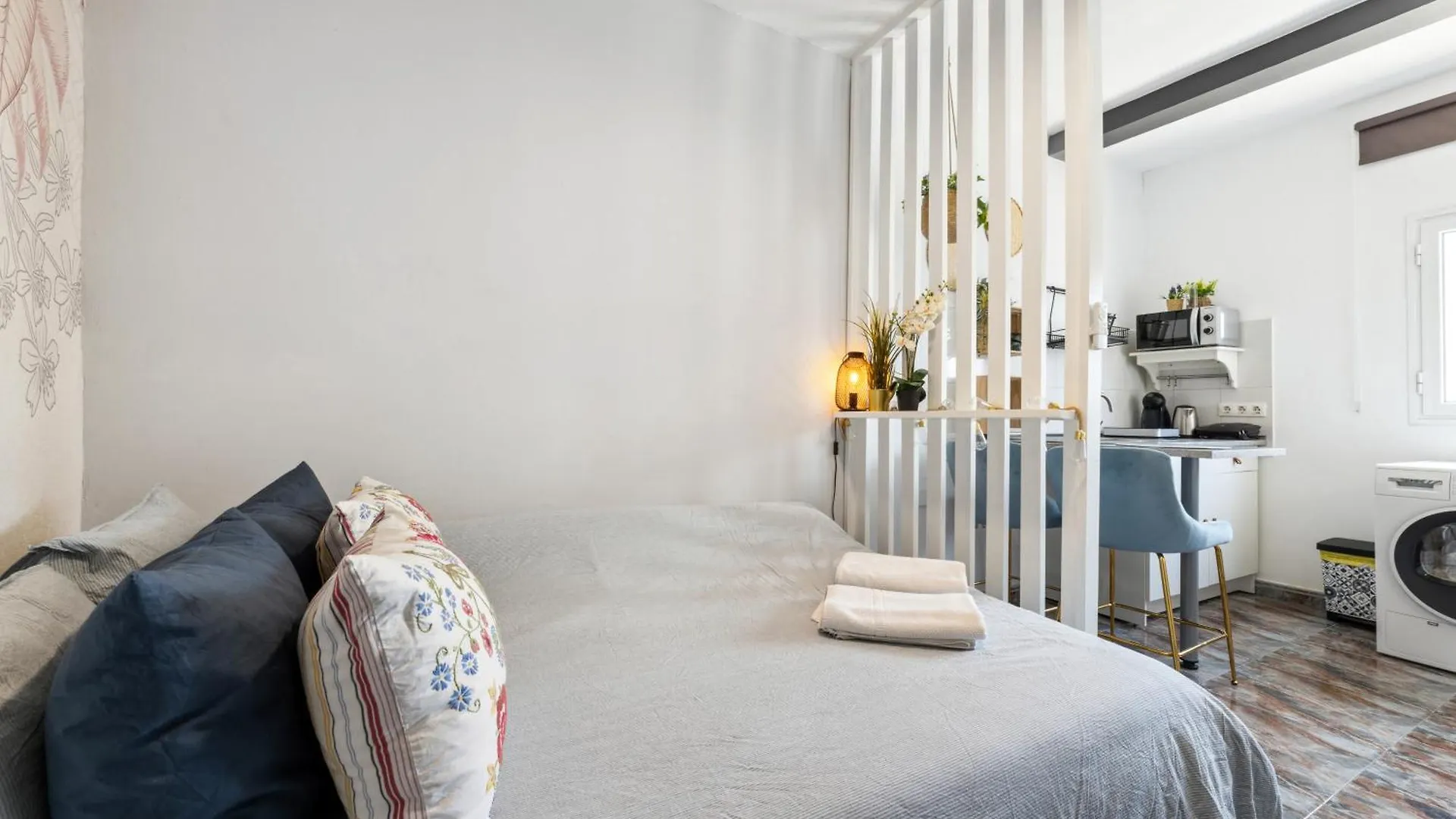 Habitaciones Privadas Cerca De La Playa Y Aeropuerto En Casa Compartida Con Otros Huespedes Playa Honda  Hébergement de vacances