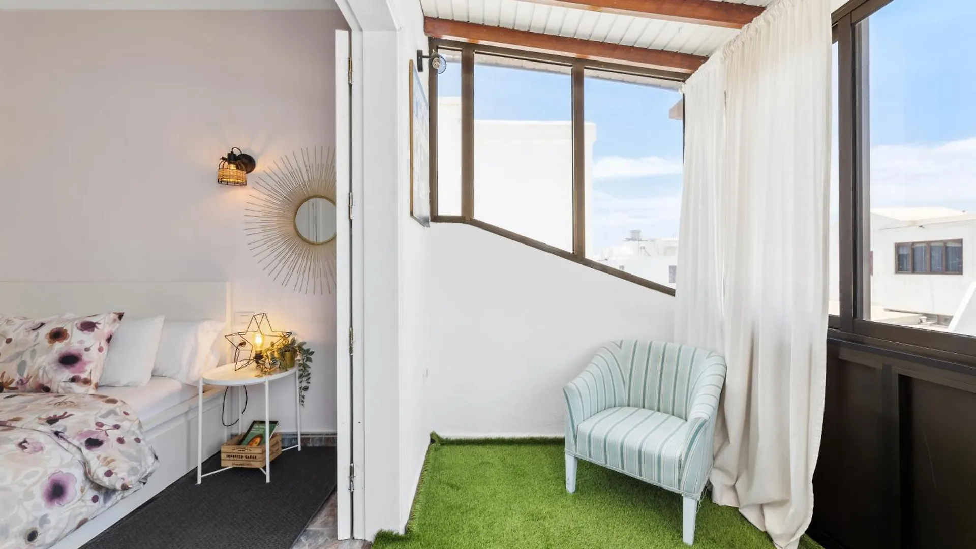 Habitaciones Privadas Cerca De La Playa Y Aeropuerto En Casa Compartida Con Otros Huespedes Playa Honda  0*, Playa Honda (Lanzarote) Espagne